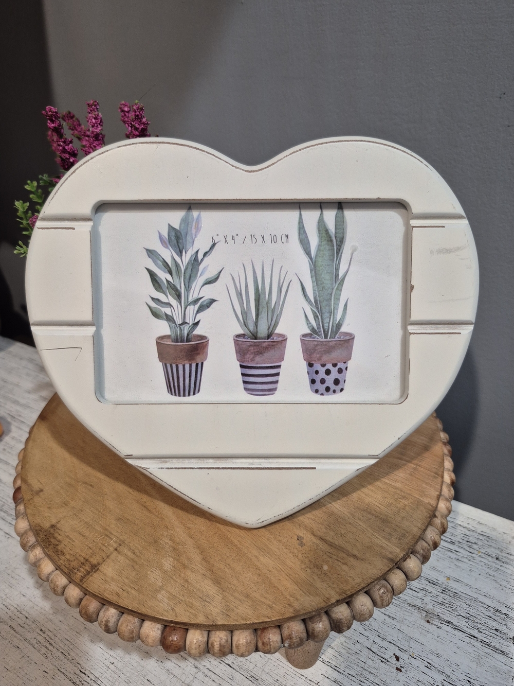 Heart-Shaped White Wooden Photo Frame - Rustic Cute Home Decor